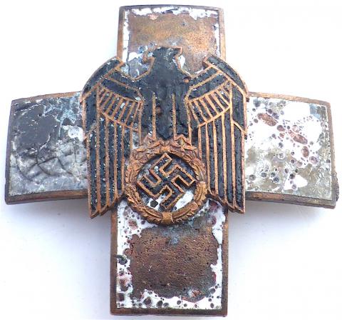 WW2 GERMAN NAZI EXTREMELY RARE SOCIAL WELFARE ORGANIZATION MERIT CROSS RELIC FOUND MEDAL AWARD 2nd. Class, pin back, in gilded bronze and enamels