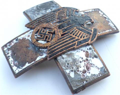 WW2 GERMAN NAZI EXTREMELY RARE SOCIAL WELFARE ORGANIZATION MERIT CROSS RELIC FOUND MEDAL AWARD 2nd. Class, pin back, in gilded bronze and enamels