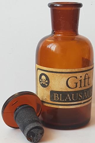 WW2 GERMAN NAZI EXTREMELY RARE ZYKLON B JEWISH EXTERMINATION GAS COMPANY DEGESCH POISON BOTTLE CONCENTRATION CAMP HOLOCAUST