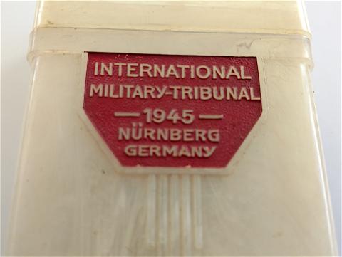 WW2 GERMAN NAZI FAMOUS NUREMBERG TRIAL GERMAN JUGEMENT (WAFFEN SS, DOCTORS, CONCENTRATION CAMP GUARDS, OFFICERS AND GENERALS) CIGARETTE CASE 1945