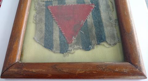 WW2 GERMAN NAZI HOLOCAUST JEWISH JEW CONCENTRATION CAMP AUSCHWITZ BIRKENAU SURVIVOR INMATE'S PATCHES & JACKET PIECE IN FRAME - UNIQUE !