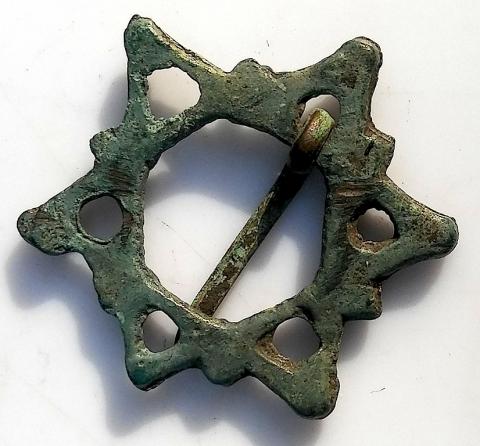 WW2 GERMAN NAZI HOLOCAUST STAR OF DAVID JEWISH PIN FOUND IN OLD GHETTO OF KEAKOW NEAR AUSCHWITZ CONCENTRATION CAMP