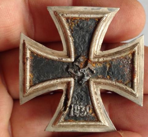 WW2 GERMAN NAZI IRON CROSS FIRST CLASS MEDAL AWARD WITHOUT PRONG RELIC BUT GOOD CONDITION