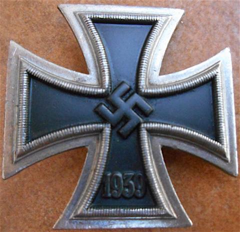 WW2 GERMAN NAZI IRON CROSS MEDAL AWARD 1ST CLASS BY L/12 WEHRMACHT OR WAFFEN SS