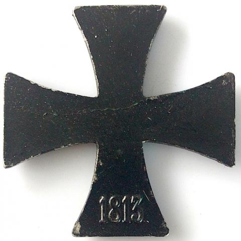 WW2 GERMAN NAZI IRON CROSS SECOND CLASS MEDAL AWARD MIDDLE PART ONLY WITH SWASTIKA 1939