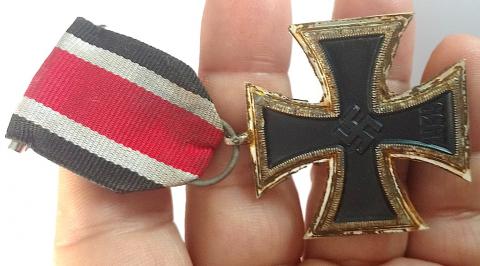 WW2 GERMAN NAZI IRON CROSS SECOND CLASS MEDAL AWARD WEHRMACHT OR WAFFEN SS NICE ONE!