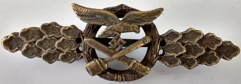 WW2 GERMAN NAZI LATE WAR LUFTWAFFE CLOSE COMBAT CLASP IN BRONZE BADGE AWARD