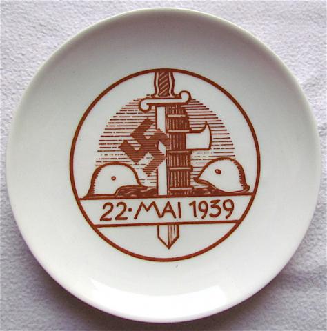 WW2 GERMAN NAZI NICE COMMEMORATIVE PORCELAIN PLATE DISHES 22 MAI 1939 BATTLE RAD WITH SWASTIKA