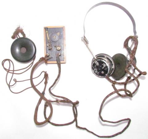 WW2 GERMAN NAZI NICE COMMUNICATION SET WITH HEADPHONES AND RELAY BOX FROM WEHRMACHT, PANZER OR WAFFEN SS REGIMENT