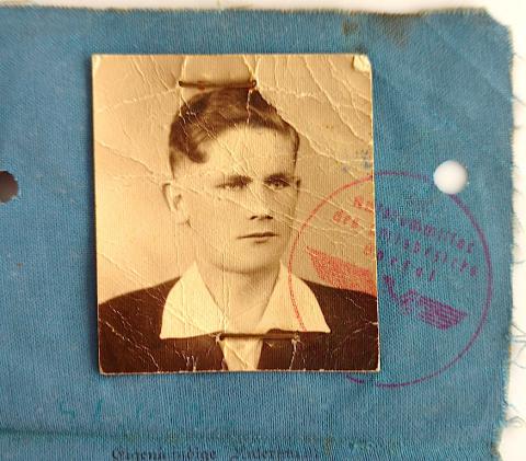 WW2 GERMAN NAZI NICE FLIP AUSWEIS TISSUS ID FROM WORKER WITH PHOTO NAME AND NICE REICH STAMPS