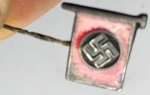 WW2 GERMAN NAZI NICE TINY STICKPIN THIRD REICH NAZI RED FLAG WITH SWASTIKA RARE