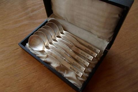 WW2 GERMAN NAZI NICE WAFFEN SS SET OF 6 SPOONS IN CASE MARKED WAFFEN SS