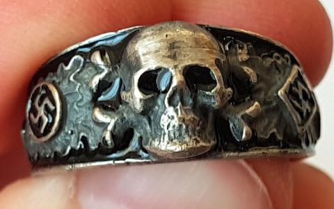 WW2 GERMAN NAZI NICE WAFFEN SS TOTENKOPF RING WITH THE SS RUNES OF THE HONOUR RING (HIMMLER) ON THE INSIDE