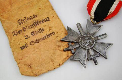 WW2 GERMAN NAZI NICE WAR MERIT CROSS WITH SWORDS ( KVK ) MEDAL AWARD WITH ENVELOPPE (ETUI)