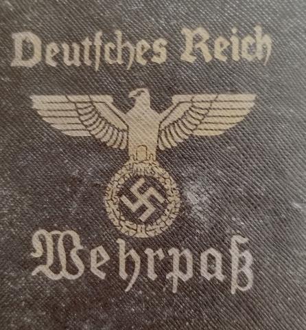 WW2 GERMAN NAZI NICE WEHRPAS ID FLIP COVER WITH NICE EAGLE WITH SWASTIKA - DEUTSCHES REICH 