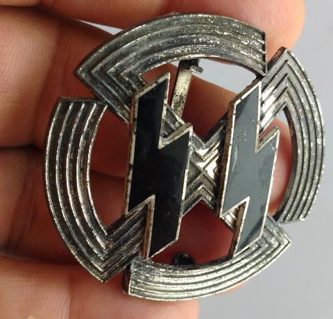 WW2 GERMAN NAZI RARE ACHIEVEMENT BADGE OF THE SS IN SILVER WITH MAKER MARKED ON THE BACK