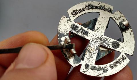 WW2 GERMAN NAZI RARE ACHIEVEMENT BADGE OF THE SS IN SILVER WITH MAKER MARKED ON THE BACK