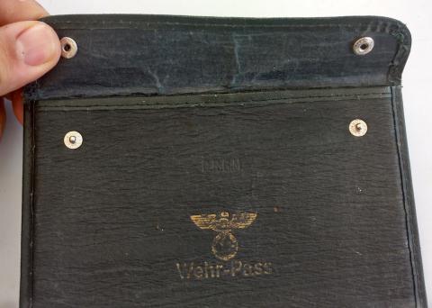 WW2 GERMAN NAZI RARE AND NICE WEHRPASS ID COVER WITH NICE THIRD REICH EAGLE STAMP