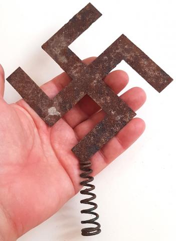 WW2 GERMAN NAZI RARE AND UNUSUAL RUSTY RELIC FOUND LARGE METAL SWASTIKA MOUNTED ON A SPRING