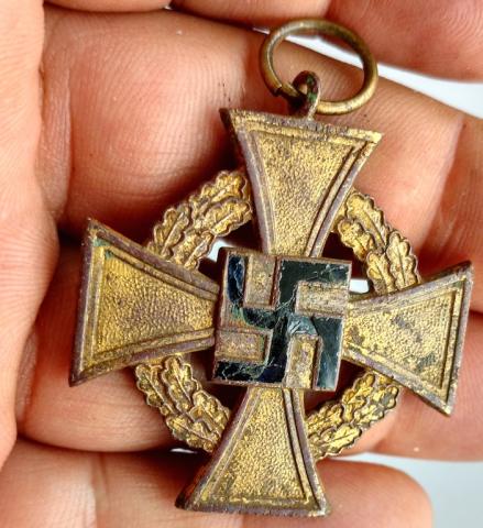 WW2 GERMAN NAZI RELIC FOUND 40 YEARS OF FAITHFULL SERVICES IN THE WEHRMACHT ARMY MEDAL AWARD IN GOLD NO RIBBON