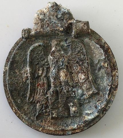 WW2 GERMAN NAZI RELIC FOUND EAST FRONT MEDAL AWARD BATTLE AGAINS'T RUSSIA - SOVIETS "Ostmedaille"