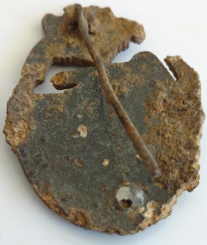 WW2 GERMAN NAZI RELIC FOUND IN KURLAND BATTLEFIELD TANK BADGE AWARD PANZER WAFFEN SS OR WEHRMACHT WW2 GERMAN NAZI RELIC FOUND IN KURLAND BATTLEFIELD TANK BADGE AWARD PANZER WAFFEN SS OR WEHRMACHT