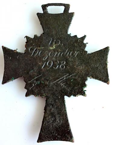 WW2 GERMAN NAZI RELIC FOUND MOTHER CROSS MEDAL AWARD