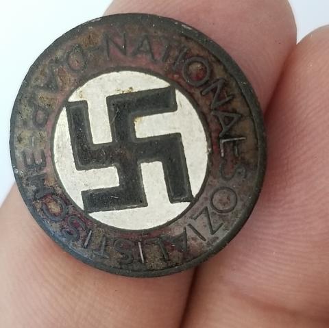 WW2 GERMAN NAZI RELIC FOUND NSDAP MEMBERSHIP PIN BADGE RED EMANEL ADOLF HITLER MEMBER PARTY MAKER RZM