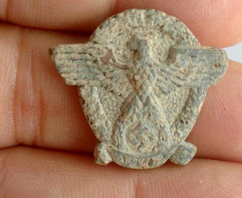 WW2 GERMAN NAZI RELIC FOUND WAFFEN SS GESTAPO POLIZEI POLICE BADGE PIN