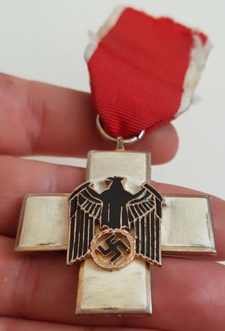 WW2 GERMAN NAZI SECOND WAR DRK RED CROSS MEDAL AWARD (Deutsches Rotes Kreuz/German Red Cross) German Social Welfare Decoration; Third Class