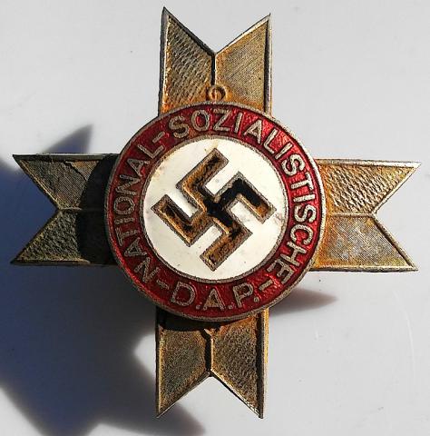 WW2 GERMAN NAZI THIRD REICH ADOLF HITLER NSDAP PARTY MEMBERSHIP PIN RARE VARIATION WITH CROSS