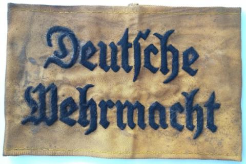WW2 GERMAN NAZI THIRD REICH IN THE SERVICE OF THE ARMED FORCES ARMBAND