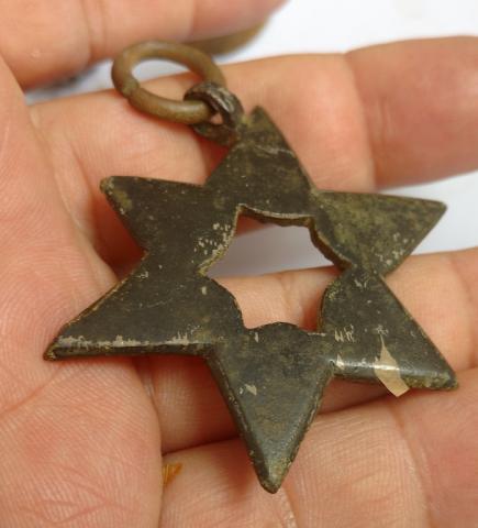 WW2 GERMAN NAZI UNIQUE STAR OF DAVID METAL PENDANT FOUND IN GHETTO AREA OF KRAKOW JEWISH BELONGINGS JUDE JUDEN JOOD JUIF JEW