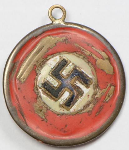 WW2 GERMAN NAZI VERY NICE NAZI NSDAP ADOLF HITLER PARTISAN PENDANT WITH SWASTIKA AND EARLY EAGLE