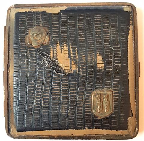 WW2 GERMAN NAZI VERY NICE WAFFEN SS TOTENKOPF DIVISION TRENCH ART CIGARETTE CASE RELIC FOUND - WITH SKULL & SS RUNES PINS