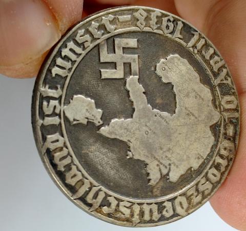 WW2 GERMAN NAZI VERY RARE COMMEMORATIVE PIN FROM THE FAMOUS GROSSDEUTSCHLAND PANZER GRENADIER DIVISION ist unser 10.April 1938