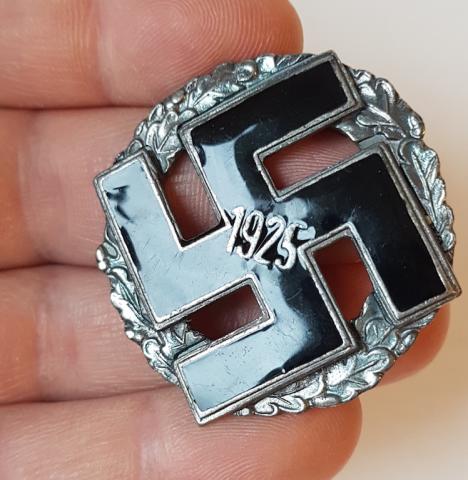 WW2 GERMAN NAZI VERY RARE HIGH RANK AWARD NSDAP GENERAL HONOR GAU BADGE 1925 WITH SWASTIKA, MARKED MUNCHEN 9
