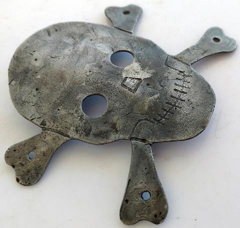 WW2 GERMAN NAZI VERY RARE WAFFEN SS TOTENKOPF DIVISION EAST FRONT BATTLE RELIC FOUND SKULL PLATE