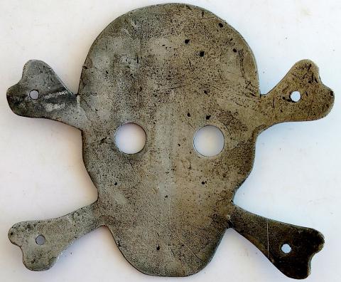 WW2 GERMAN NAZI VERY RARE WAFFEN SS TOTENKOPF DIVISION EAST FRONT BATTLE RELIC FOUND SKULL PLATE