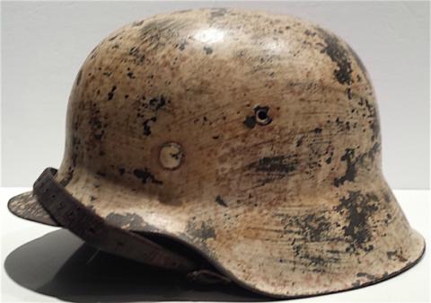 WW2 GERMAN NAZI WAFFEN SS M42 SINGLE DECAL WINTER CAMO HELMET WITH LINER AND CHINSTRAP WOW!!! SUPER RARE