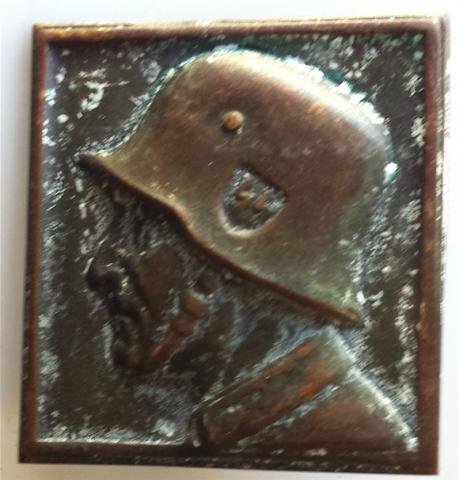 WW2 GERMAN NAZI WAFFEN SS PANZER TOTENKOPF DIVISION PIN WITH HELMET WITH SS RUNES