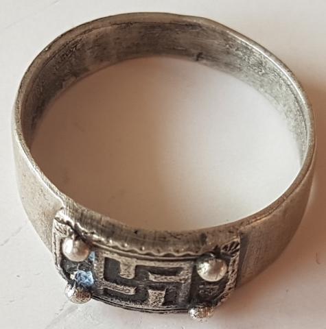 WW2 GERMAN NAZI WAFFEN SS SWASTIKA SILVER RING WITH RZM MAKER MARKED AND SILVER 800 MARK