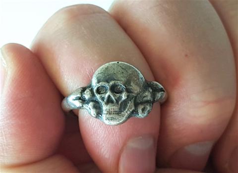 WW2 GERMAN NAZI WAFFEN SS TOTENKOPF SILVER RING WITH SKULL