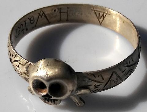WW2 GERMAN NAZI WAFFEN SS TOTENKOPF UNIQUE SS RING WITH ORIGINAL CASE WITH SS RUNES