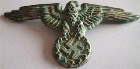 WW2 GERMAN NAZI WAFFEN SS VISOR CAP EAGLE METAL INSIGNIA RELIC FOUND WITH BOTH SOLID PRONGS