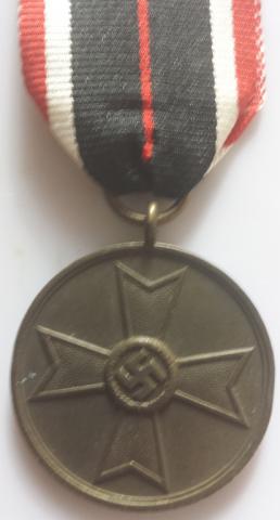 WW2 GERMAN NAZI WAR MERIT MEDAL AWARD Kriegsverdienstmedaille 1940-1945 WEHRMACHT AND WAFFEN SS