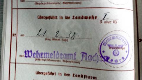 WW2 GERMAN NAZI WEHRMACHT HEER ARMY WEHRPASS WITH NICE STAMPS, ENTRIES AND PHOTO