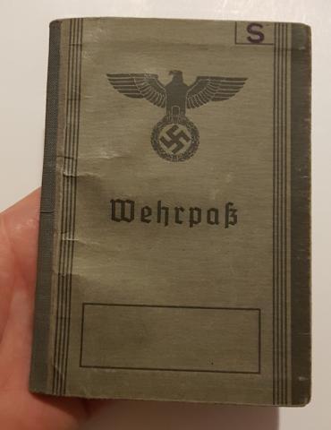 WW2 GERMAN NAZI Wehrpas Kattowitz Wehrbezirkskommando SOLDIER'S PERSONAL ID WAS IN RECRUITING NICE PHOTOS AND STAMPS HEER WEHRMACHT ARMY WEHRPASS