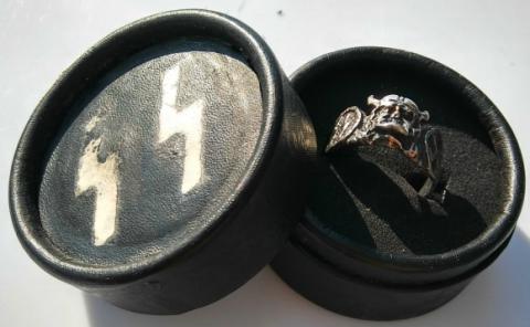 WW2 GERMAN WAFFEN SS TOTENKOPF PANZER DIVISION WIKING RING WITH CASE TK