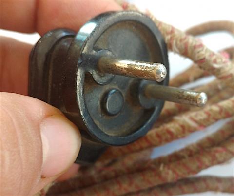 WW2 PERIOD EUROPE POWER CABLE MALE AND FEMALE - PERFECT TO ADD TO YOUR MILITARY DEVICE (RADIO, RAZOR, ANYTHING)